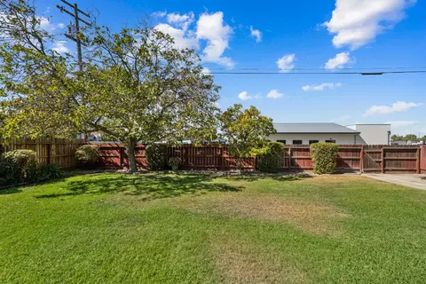 Exterior - 1429 Brannon Ave, Modesto, CA 95350 photo 12 of 13