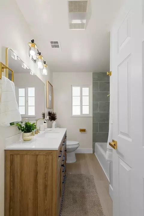 Bath - 1429 Brannon Ave, Modesto, CA 95350 photo 5 of 8