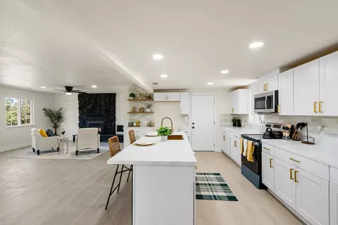 Kitchen - 1429 Brannon Ave, Modesto, CA 95350 photo 1 of 3