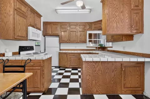 Kitchen - 2660 5th Ave, Merced, CA 95340 photo 5 of 7
