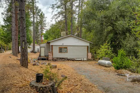 1121 Royal Rd, Mokelumne Hill, CA 95245