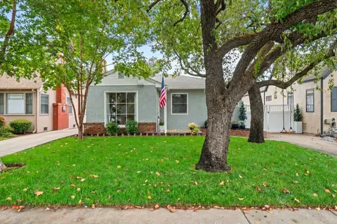 1221 48th St, Sacramento, CA 95819