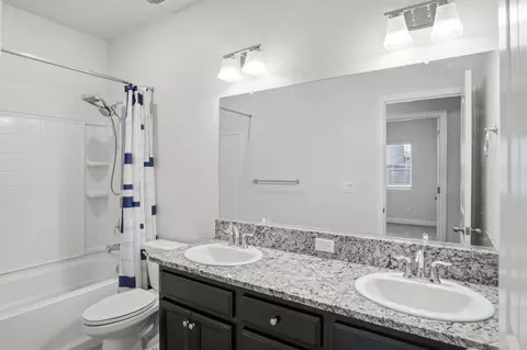 Bath - 2337 Malaspina, Merced, CA 95340 photo 2 of 2