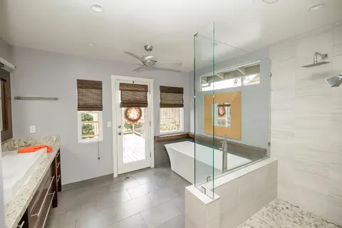 Bath - 3547 Wycliffe Dr, Modesto, CA 95355 photo 1 of 6