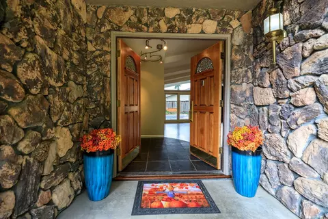 Entry Way - 3547 Wycliffe Dr, Modesto, CA 95355 photo 2 of 3
