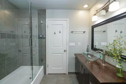 Bath - 3547 Wycliffe Dr, Modesto, CA 95355 photo 5 of 6