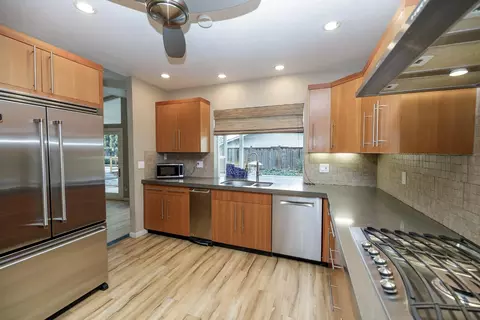 Kitchen - 3547 Wycliffe Dr, Modesto, CA 95355 photo 4 of 7