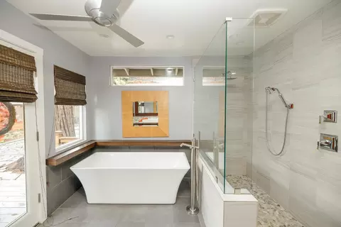 Bath - 3547 Wycliffe Dr, Modesto, CA 95355 photo 2 of 6