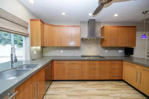 Kitchen - 3547 Wycliffe Dr, Modesto, CA 95355 photo 5 of 7