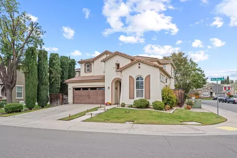 3662 W River Dr, Sacramento, CA 95833