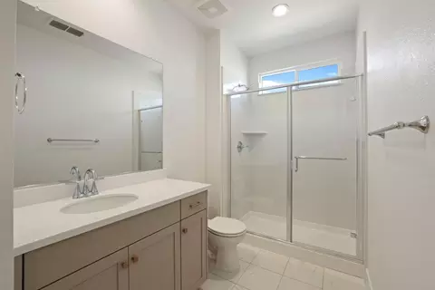 Bath - 2178 Appalachian Ave, Manteca, CA 95337 photo 1 of 8