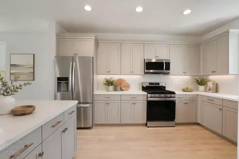 Kitchen - 2178 Appalachian Ave, Manteca, CA 95337 photo 4 of 6