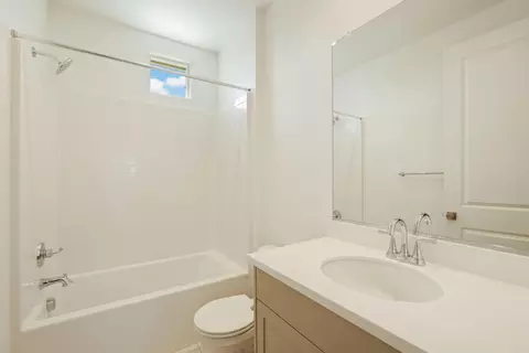 Bath - 2178 Appalachian Ave, Manteca, CA 95337 photo 8 of 8