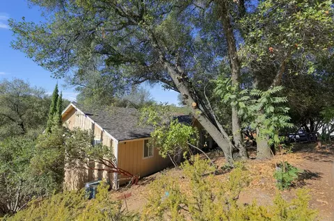 Exterior - 746 Arbona Cir, Sonora, CA 95370 photo 5 of 7