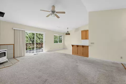 Living - 746 Arbona Cir, Sonora, CA 95370 photo 5 of 7