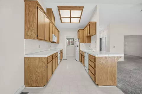 Entry Way - 746 Arbona Cir, Sonora, CA 95370 photo 1 of 2