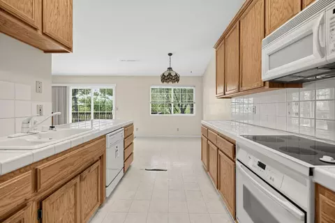 Kitchen - 746 Arbona Cir, Sonora, CA 95370 photo 1 of 3