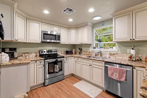 Kitchen - 6504 Green Leaf Ln, Foresthill, CA 95631 photo 3 of 3