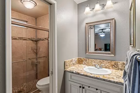 Bath - 6504 Green Leaf Ln, Foresthill, CA 95631 photo 2 of 5