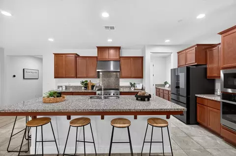 Kitchen - 2870 Rio Grande Dr, Tracy, CA 95377 photo 4 of 5