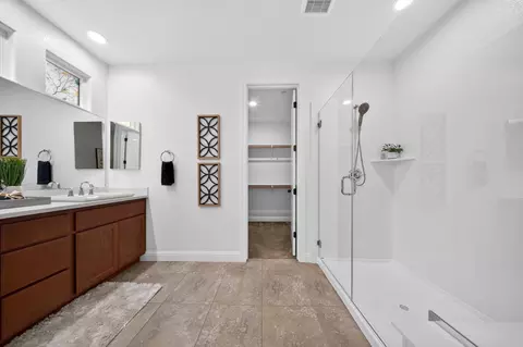 Bath - 2870 Rio Grande Dr, Tracy, CA 95377 photo 1 of 2