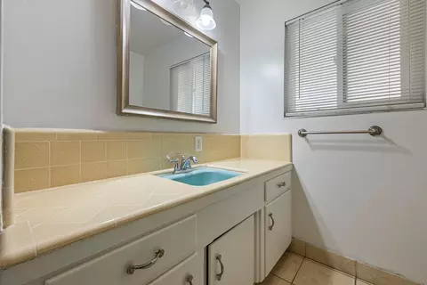 Bath - 1705 Timothy Ave, Modesto, CA 95350 photo 1 of 3