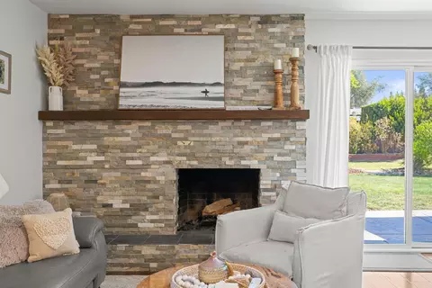Living - 8627 Pendleton Dr, Granite Bay, CA 95746 photo 3 of 5