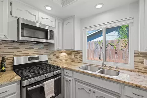 Kitchen - 8627 Pendleton Dr, Granite Bay, CA 95746 photo 7 of 9