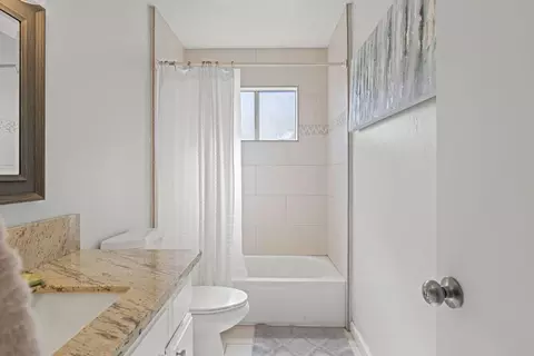 Bath - 8627 Pendleton Dr, Granite Bay, CA 95746 photo 2 of 4