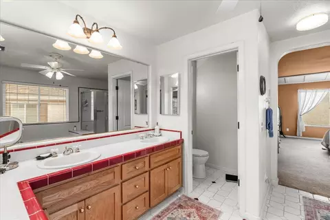 Bath - 4112 Heritage Dr, Modesto, CA 95356 photo 4 of 6