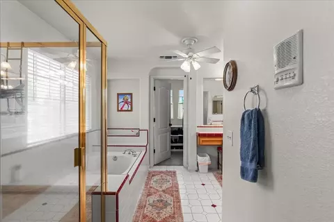 Bath - 4112 Heritage Dr, Modesto, CA 95356 photo 2 of 6