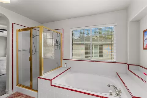 Bath - 4112 Heritage Dr, Modesto, CA 95356 photo 5 of 6