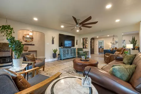 Living - 116 N Rose St, Lodi, CA 95240 photo 2 of 4