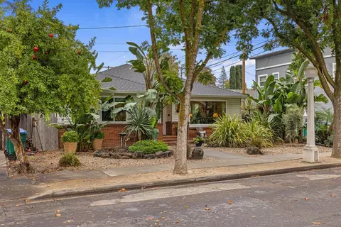 Exterior - 116 N Rose St, Lodi, CA 95240 photo 2 of 9
