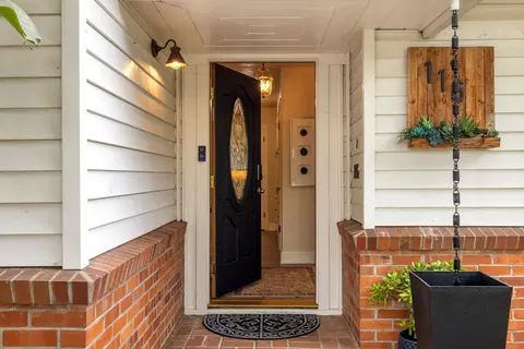 Entry Way - 116 N Rose St, Lodi, CA 95240 photo 1 of 7