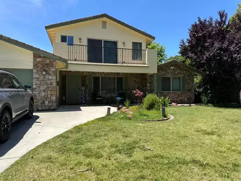 3621 W Country Club Ln, Sacramento, CA 95821