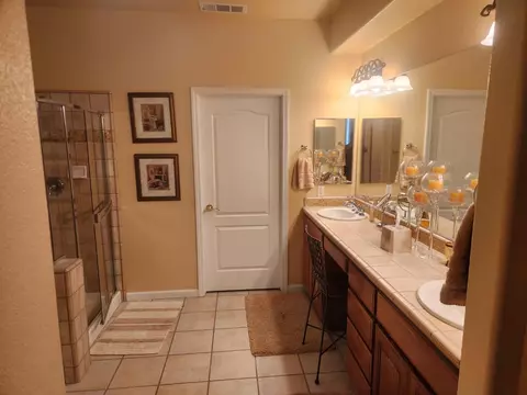 Bath - 172 Quail Meadow Ct, Copperopolis, CA 95228 photo 2 of 4