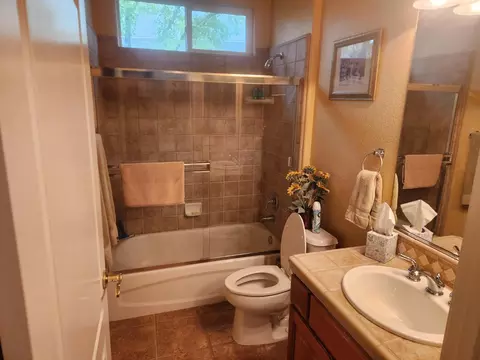 Bath - 172 Quail Meadow Ct, Copperopolis, CA 95228 photo 4 of 4