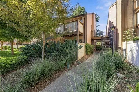 512 Woodside Oaks #7, Sacramento, CA 95825