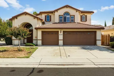 9122 Four Seasons Dr, Elk Grove, CA 95624