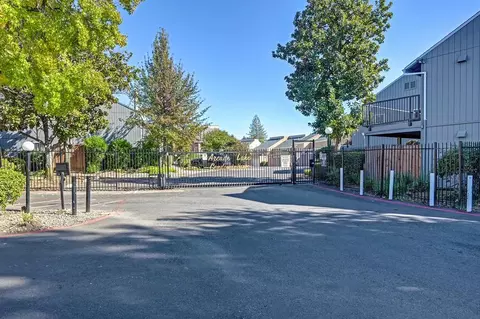 7944 Arcade Lake Ln, Citrus Heights, CA 95610