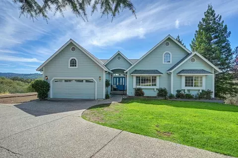 13313 Gold Ct, Penn Valley, CA 95946