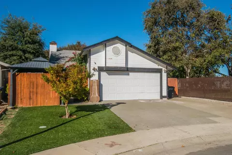 27 Waterfront Ct, Sacramento, CA 95831