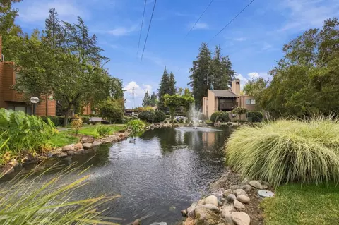 621 Woodside Sierra #5, Sacramento, CA 95825