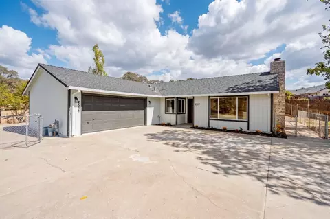2537 Holmquist Ln, Valley Springs, CA 95252