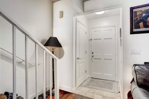 Entry Way - 4000 Elmo Loop #C, Modesto, CA 95356 photo 1 of 2