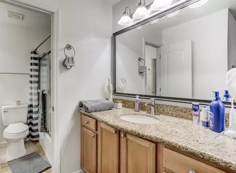 Bath - 4000 Elmo Loop #C, Modesto, CA 95356 photo 3 of 4