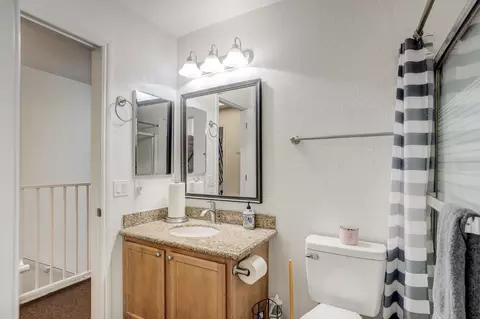 Bath - 4000 Elmo Loop #C, Modesto, CA 95356 photo 4 of 4