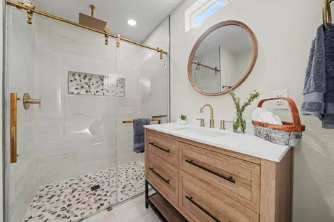 Bath - Undisclosed, Mountain Ranch, CA 95246 photo 1 of 2