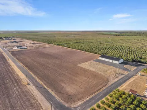 8371 S La Castella Ln, Escalon, CA 95230